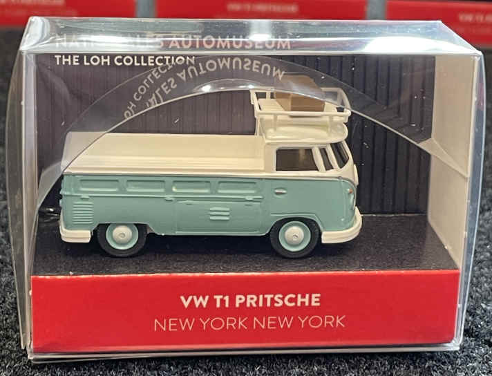 MODELL FAHRZEUG enttarnt das nächste Sondermodell des Nationalen Automuseums in Dietzhölztal-Ewersbach. Es ist eine Pritsche des frühen Volkswagen Bulli von Wiking in 1:87. ] Foto: Werk