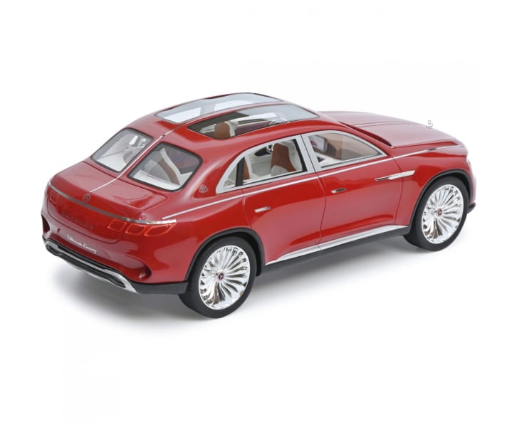 Weil das Original eine üppige Verglasung besitzt, erlaubt die Miniatur von Schuco in 1:18 umfangreiche Einblicke in ein originalgetreu gestaltetes Luxus-Interieur ]