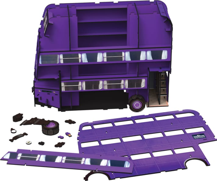 Das Foto zeigt, wie Revell das 3D-Puzzle seines “Knight Bus” aus dem Harry-Potter-Film technisch in die einzelnen Bauteile zerlegt hat. Bauanleitung und Passgenauigkeit sind okay!]