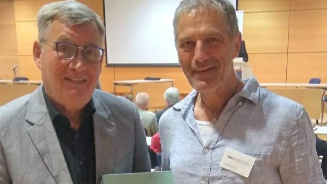 Auszeichnung für die Eintracht-Braunschweig-Chronik