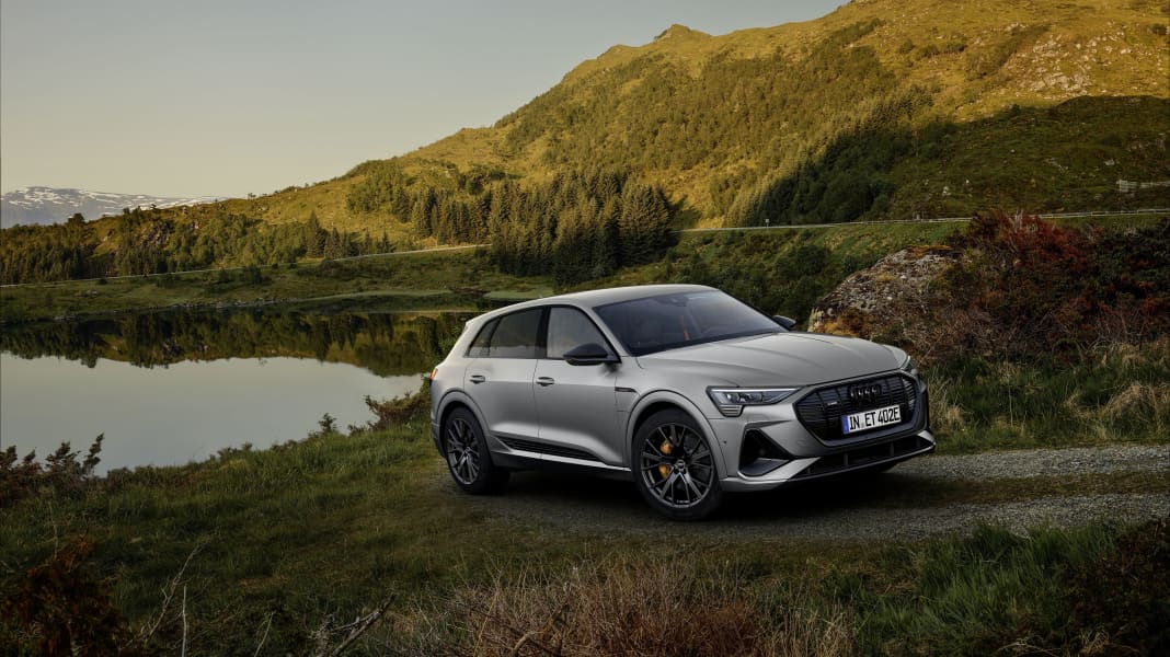 Audi e-tron S line black edition - Schön schwarz