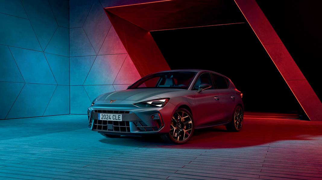 SHOWROOM: Cupras neuer Leon und Formentor