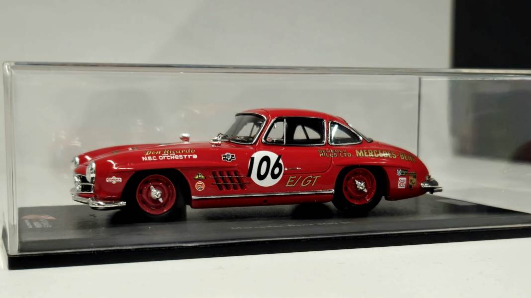 Breaking News: Das Nationale Automuseum legt beim Thema 300 SL in 1:43 nach