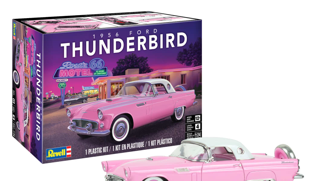 Pretty in Pink: Revell bringt schrillen Ford Thunderbird als 1:24-Bausatz