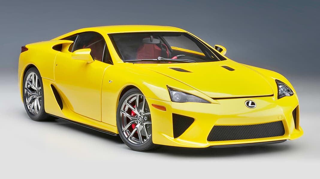 Zeitmaschine: ’10 Lexus LFA von Autoart in 1:18