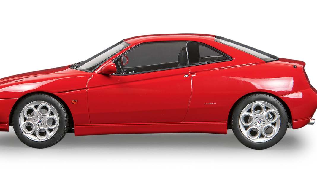 Alfa Romeo GTV (Tipo 916) von norev in 1:18 –Simply RED