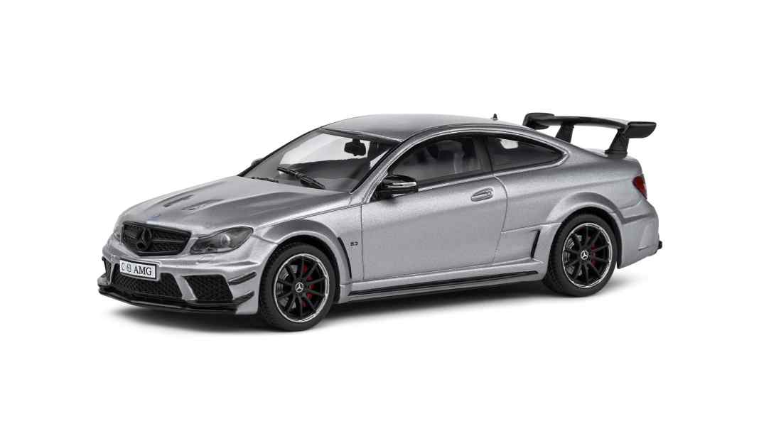 Dieser AMG-Kracher in 1:43 von Solido ist alles andere als eine silbergraue Maus!