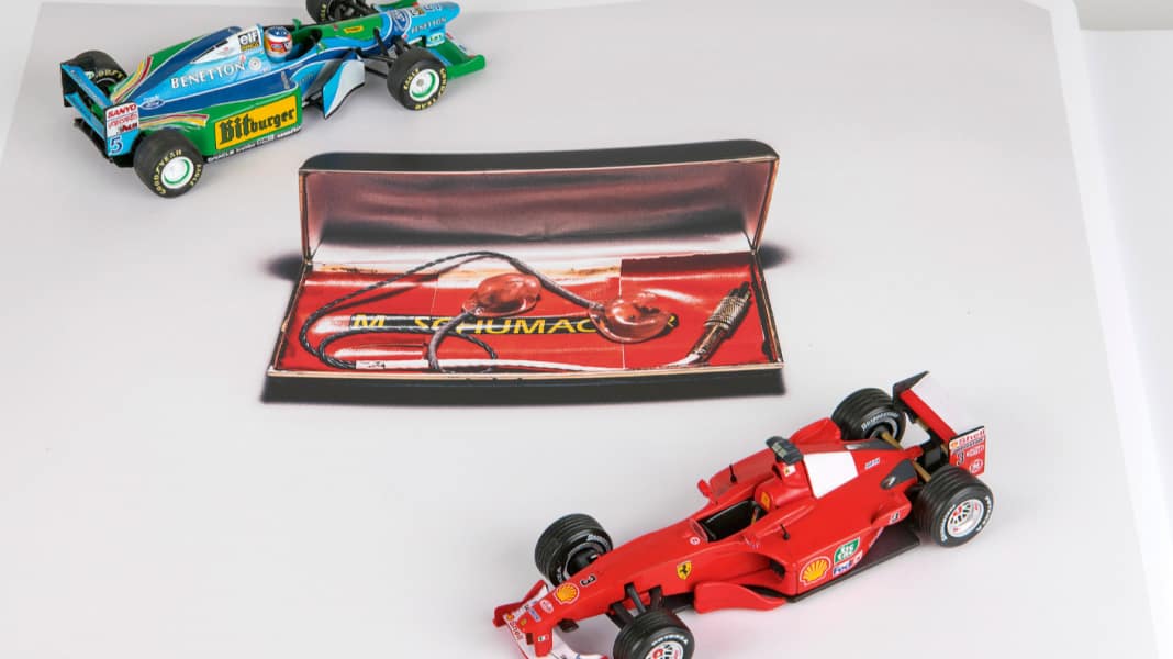 Zwei Schumi-Flitzer in 1:43 und ein Buch – Wagen-Rennen