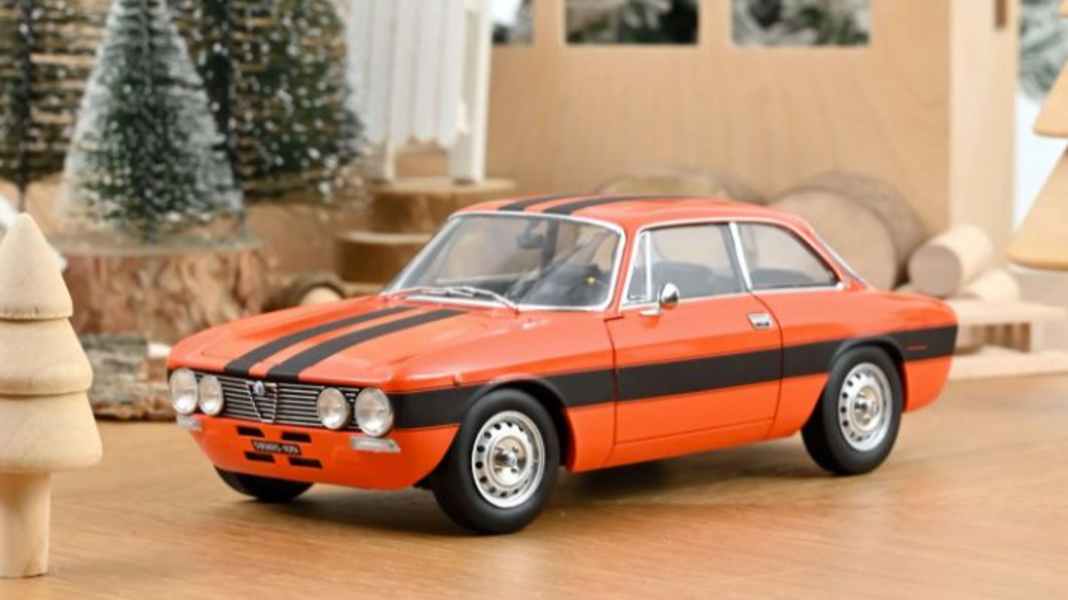 Schwarze Streifen machen Norev-Giulia zum Fast-&-Furious-Coupé in 1:18