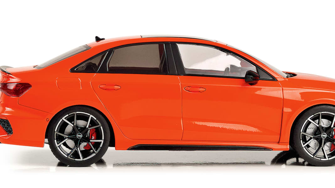 Fünf, vier, RS3: Audi RS3 von MCG in 1:18