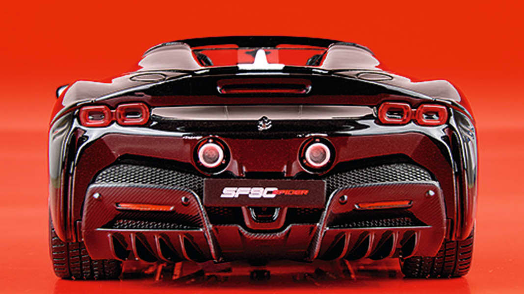 ’21 Ferrari SF90 Spider Assetto Fiorano von Bburago in 1:18 - Tausendsassa