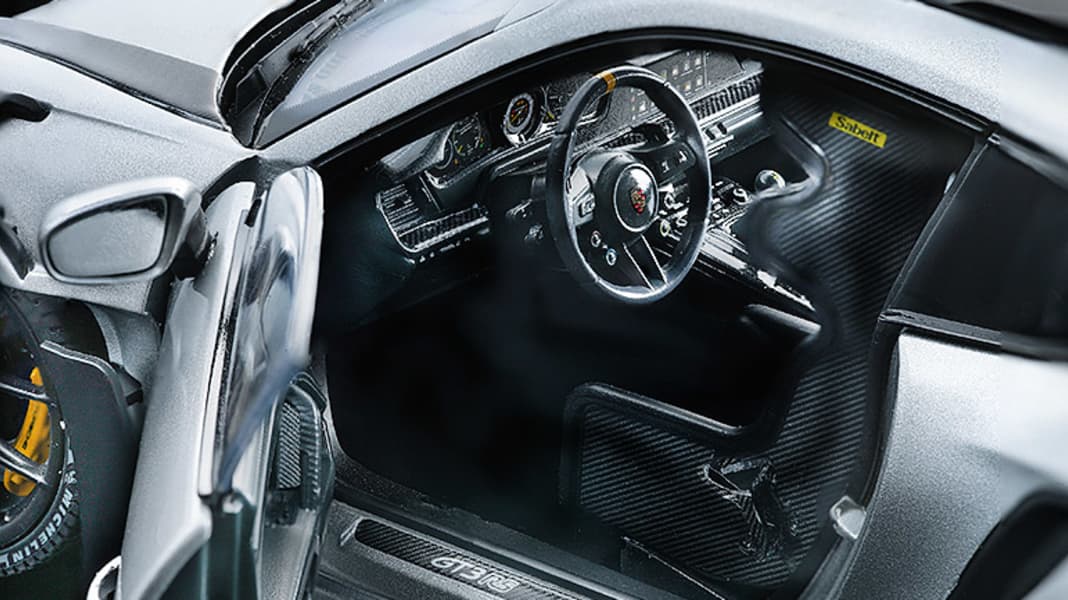 ’22 Porsche 911 (992) GT3 RS von Minichamps in 1:18: Doppelt gut