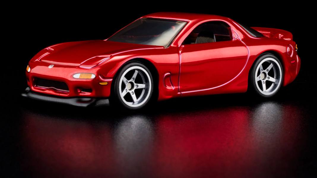 Hot Wheels zeigt Wankelmut und bringt RX-7-Twinturbo in 1:64