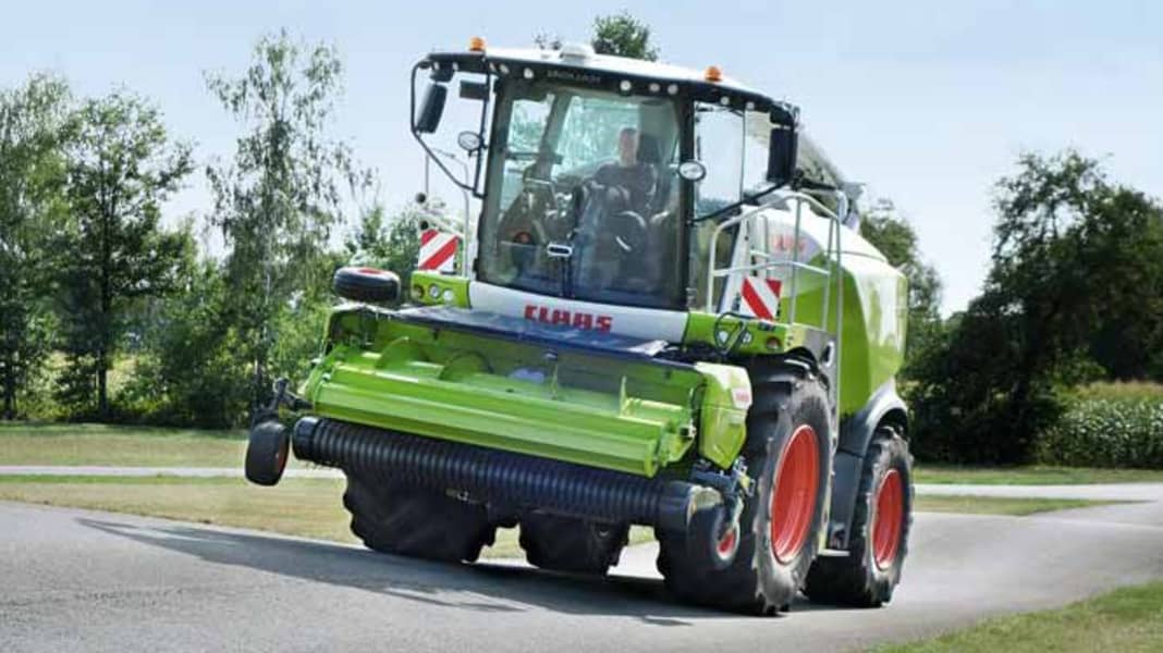 LESERWAHL: Besuch für die Gewinner bei Claas - Saatengrüne Ernte