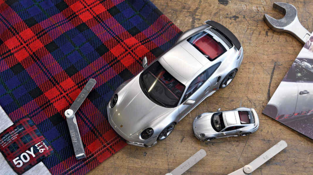 Turbolent: Zwei 911-Turbo-Unikate in 1:43 und 1:18