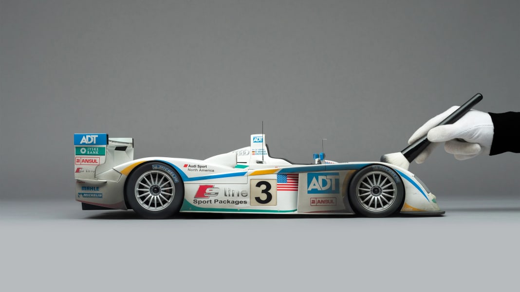 Dem Audi Le-Mans-Sieger von 2005 geht es bei Amalgam in 1:8 echt dreckig!