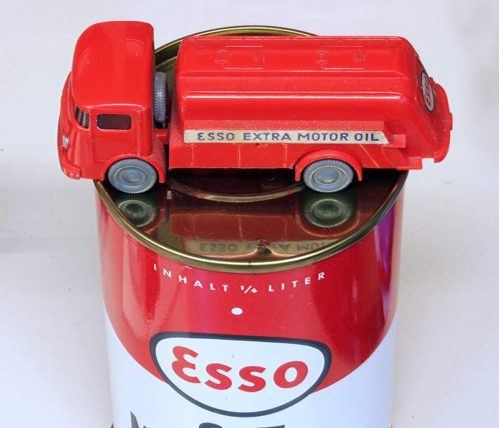 Wiking ist Esso-Fan der ersten Stunde. Die Modellautos der Spielzeuglegende zeichnen über die Jahrzehnte hinweg die Geschichte der Mineralölmarke en miniature liebevoll nach. ] Foto: Ulrich Biene