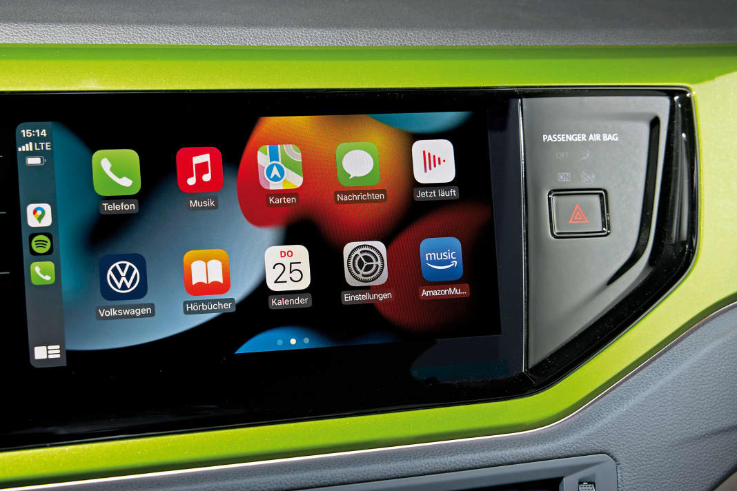 Mit AppConnect können Smartphone-Inhalte gespiegelt werden. Musik, Streamingdienste oder Handy-Navi können so genutzt werden | Fotos H. Mutschler, M. Sanotoro (5), D. Annameier (3), J. Bürgermeister (1)