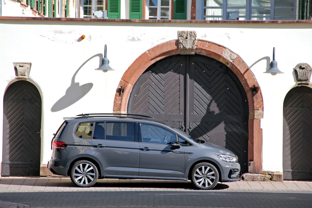 Zum R-Line-Paket lässt sich das Design-Paket „Black Style“ (350 Euro) dazu buchen