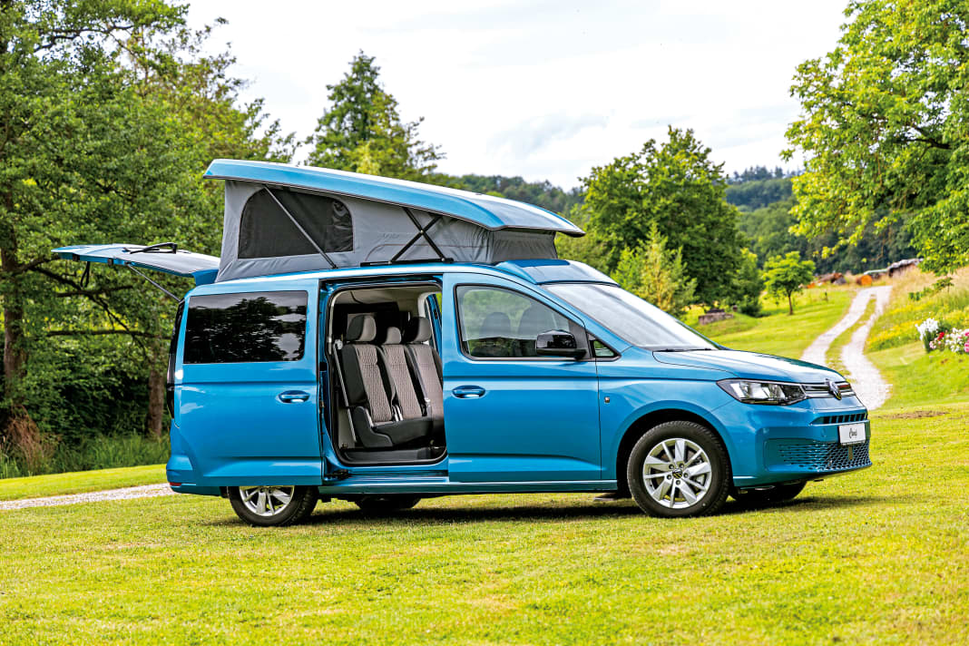 Caddy Camp: Als Mini-Camper für Alltag und Freizeit spielt der kleinste Hannoveraner ganz groß auf, Reimo verleiht dem Caddy Maxi auch dank des optionalen Aufstelldachs Campingtalente und bis zu vier Schlafplätze. Was für ein Hochdachkombi!