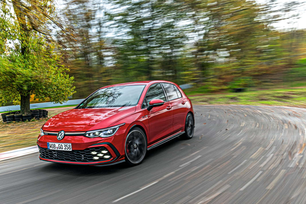 Die Sportikone Golf GTI profitiert genauso von den Sicherheitsupdates in Serie ...