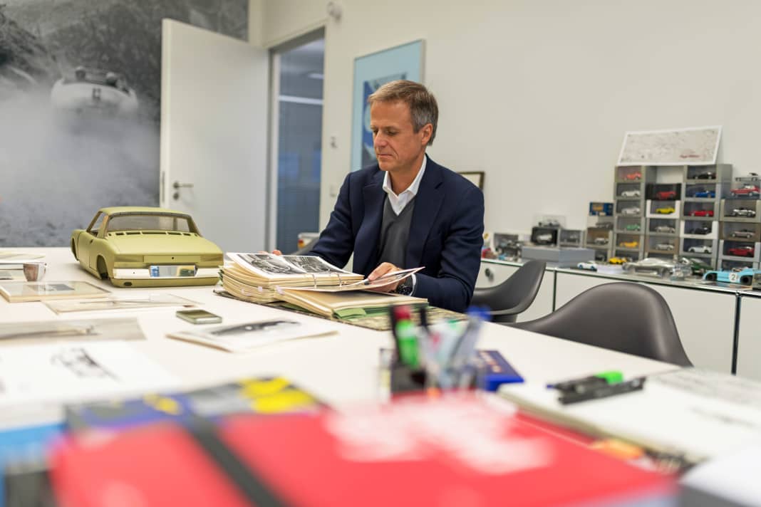 Michael Mauer: Der 56-jährige Automobildesigner leitet die Design-Abteilung bei Porsche seit 2004. In seinem Büro finden sich viele Zitate der Porsche-Geschichte.