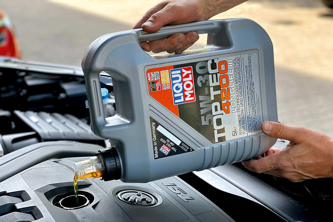 Weniger als drei Liter Motoröl galt es im Testzeitraum nachzufüllen. Außerhalb der Ölwechsel wurde Liqui Moly Top Tec 4200 5W-30 verwendet