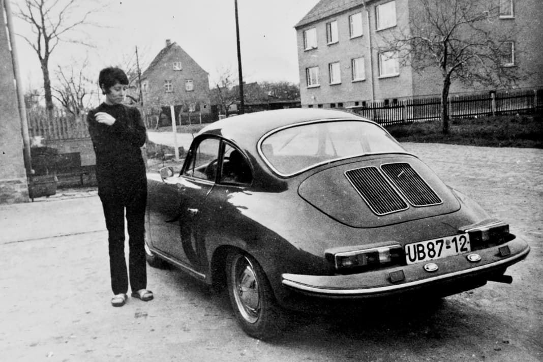 Elke Fromm durfte ihn fahren, den 356 B, der als Unfallwagen in die DDR gelangte und mit Wartburg-Heckleuchten ausgerüstet wurde.