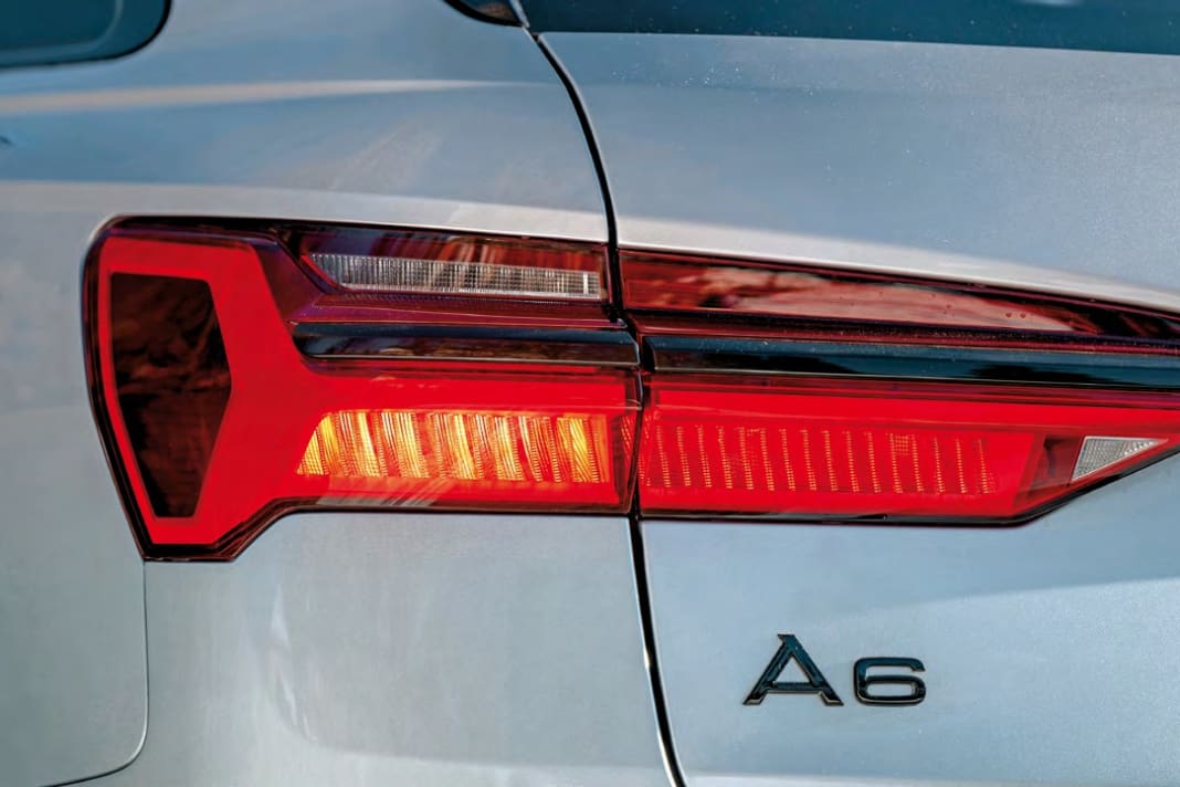 Schnittiges Rückleuchtendesign, selbstverständlich von LEDs illuminiert