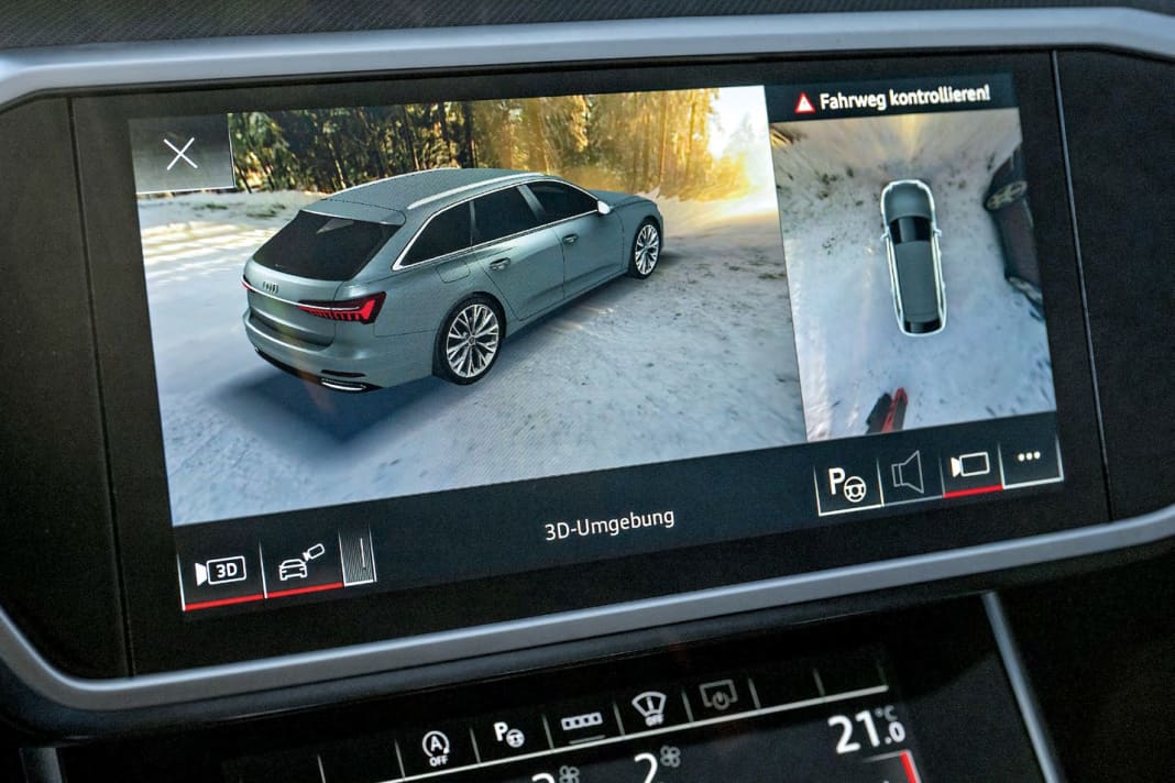 Der Testwagen verfügte über das umfangreiche Assistenzpaket Plus (4.740 Euro), das auch den Remote-Parkassistenten, also Einparken per Funkschlüssel, enthielt. Ultraschallsensoren und Kameras erzeugen ein errechnetes Umgebungsbild auf dem oberen Infotainment-Monitor
