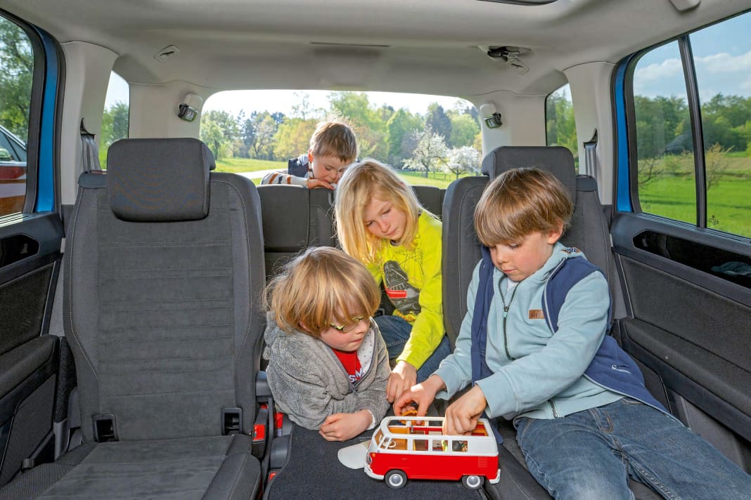 Kinder würden Touran kaufen: Mit bis zu fünf Sitzplätzen im Fond dürfen gerne auch mal die Freunde der Kleinen mitfahren