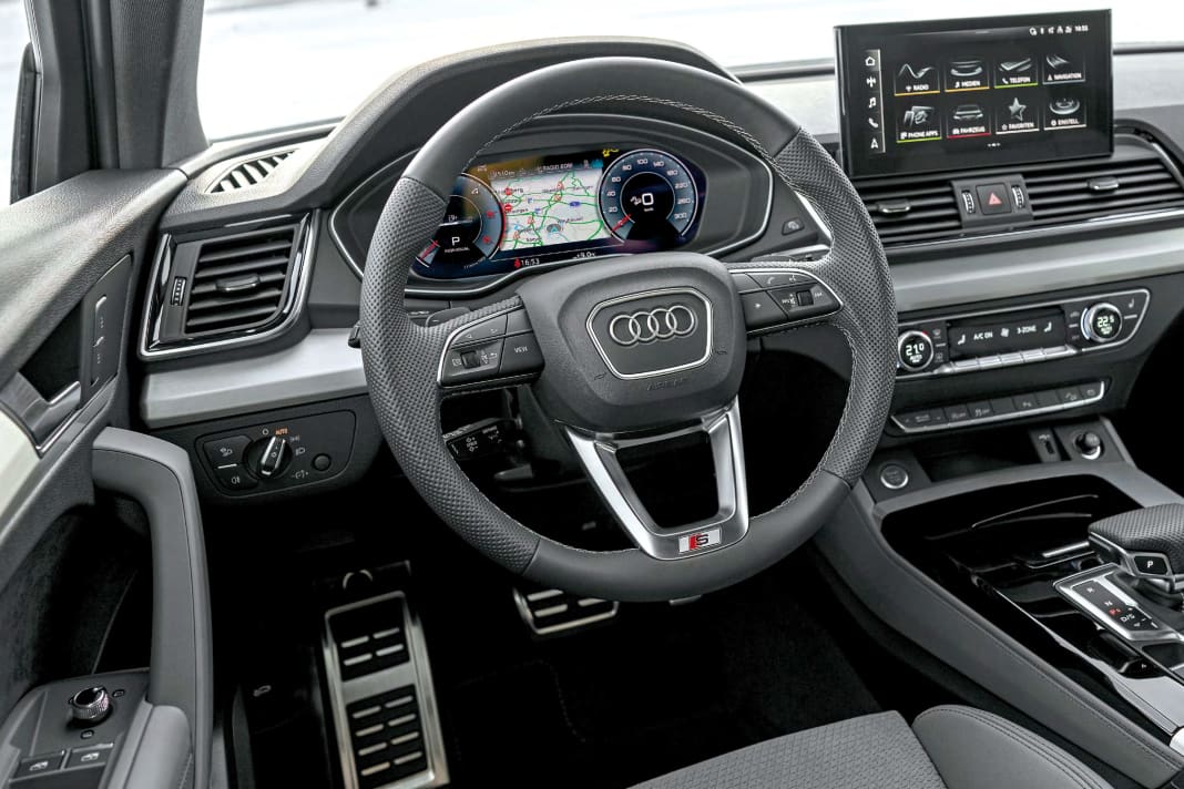 Willkommen daheim! Der Q5 empfängt mit einem piekfeinen Cockpit, das bei Verarbeitung, Ergonomie und Materialwahl Referenzstatus genießt