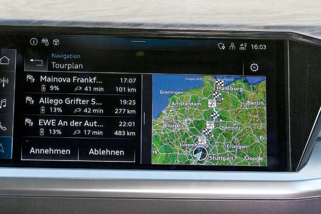 Keine Angst vor der Langstrecke: Der Audi E-Tron Routenplaner bringt Sie schnellstmöglich ans Ziel, plant Ladevorgänge automatisch mit ein