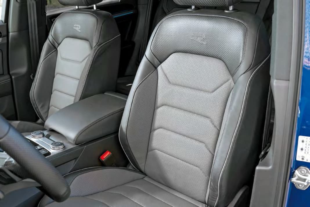 Elektrisch verstellbare, beheizbare ErgoActive- Sitze mit „Vienna“-Leder und pneumatischer Lendenwirbelstütze sind vorne serienmäßig verbaut