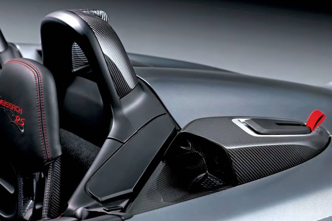 Seitliche Lufteinlässe leiten den Staudruck in die Airbox