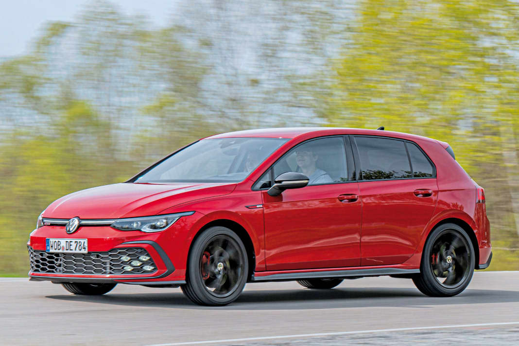 Fahrdynamikmanager, variable Quersperre, XDS+, adaptives Sportfahrwerk, Progressivlenkung und der potente Turbomotor verschmelzen im Golf GTI zu einem süchtig machenden Fahrspaß-Paket. Wo bitte ist die nächste kurvenreiche Landstraße?