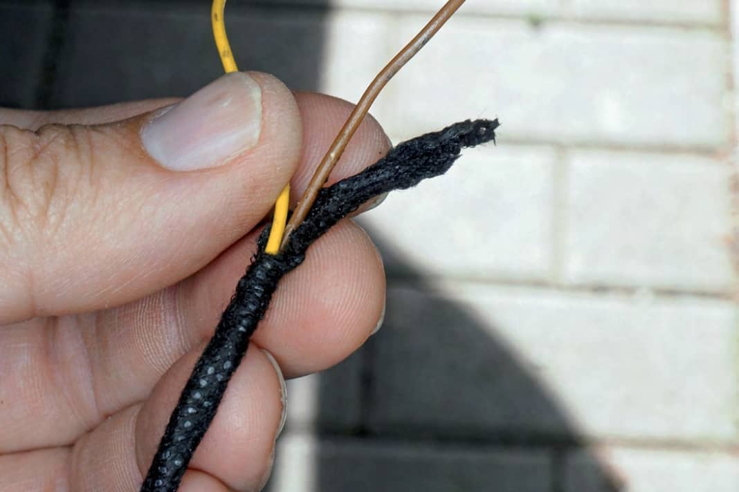 1 Türverkleidung abbauen; Umwickelung des Bausatz-Kabelstrangs auf 40 Zentimeter entfernen