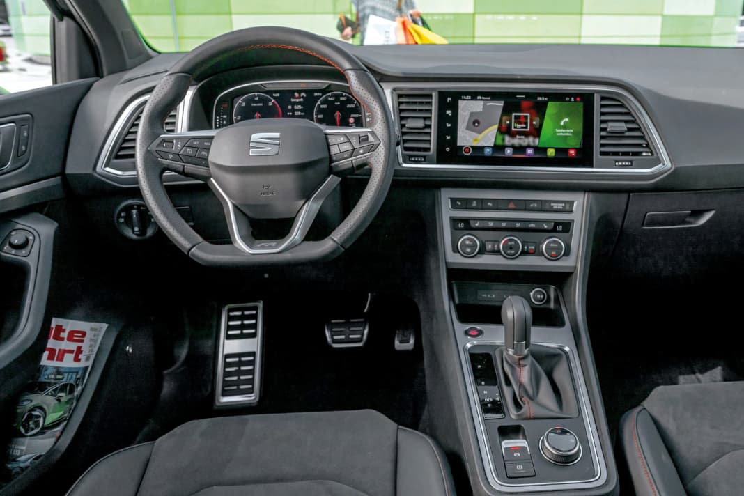 Prima Ergonomie, liebevolle Details und eine top Verarbeitung – das Ateca-Cockpit bereitet viel Freude