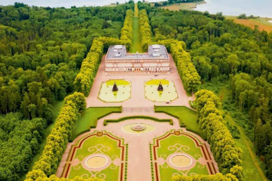 Prachtvolle Parkanlage: Schloss Herrenchiemsee zählt zum Weltkulturerbe der UNESCO