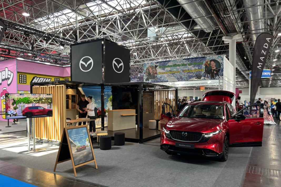 Mazda CX-5 trifft Anime-Fans auf der DoKomi