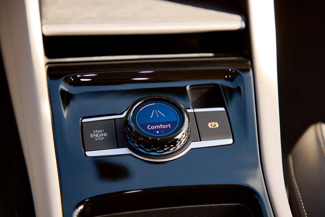 Über den Multifunktionsschalter steuert man die Fahrprofile und Antriebsmodi