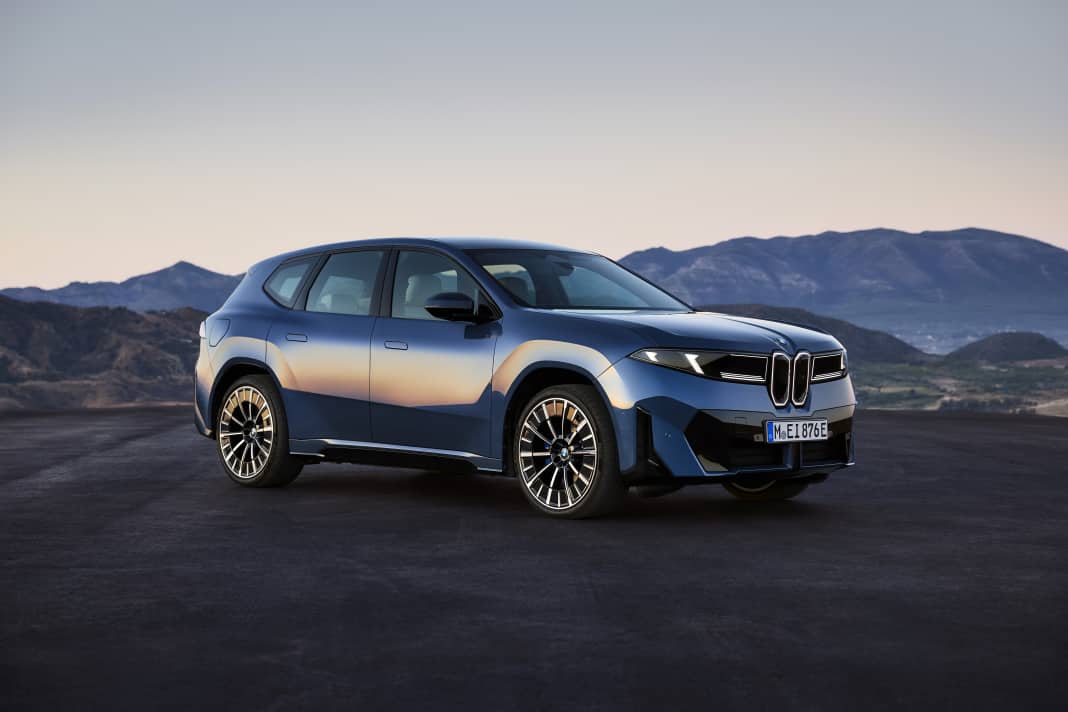 BMW iX3 als „World Car of the Year“ und „World Electric Vehicle“ 2026 ausgezeichnet