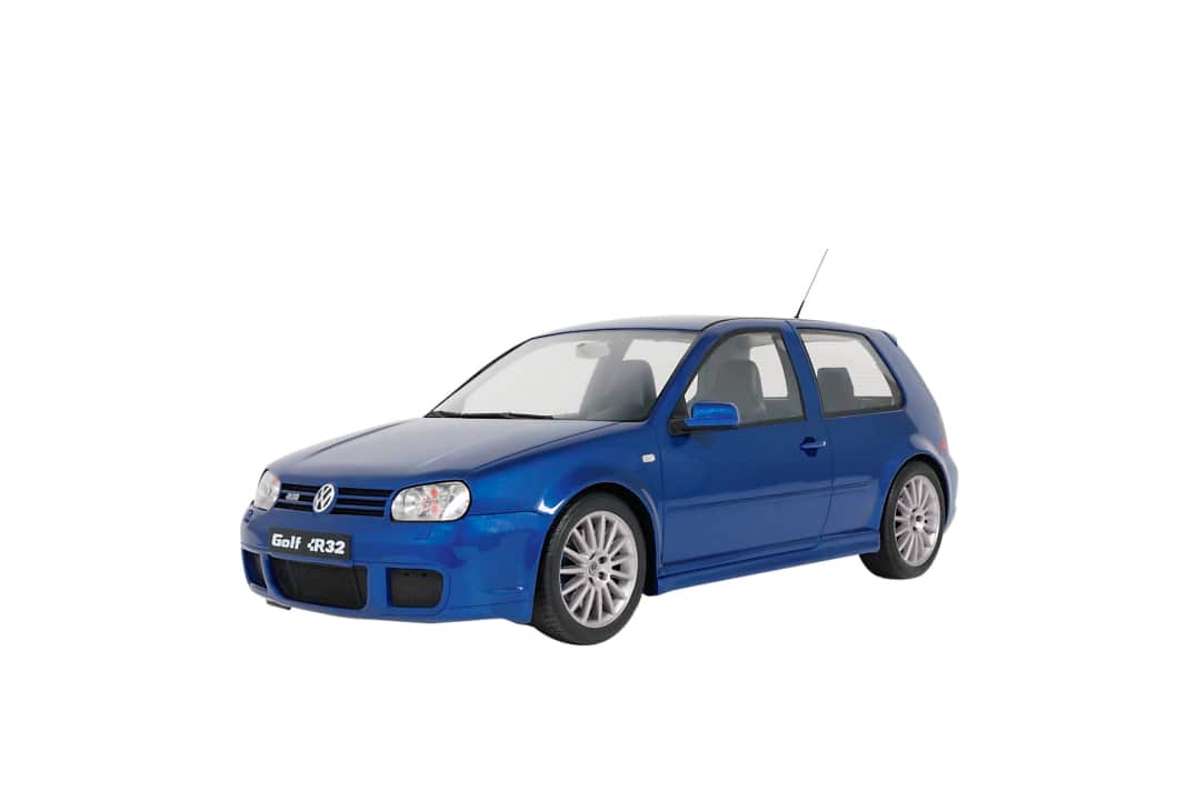Den kleinen R-Bruder des VW Golf, den ersten R32, bringt Ottomobile als 1:12-Modell aus Resine auf den Markt