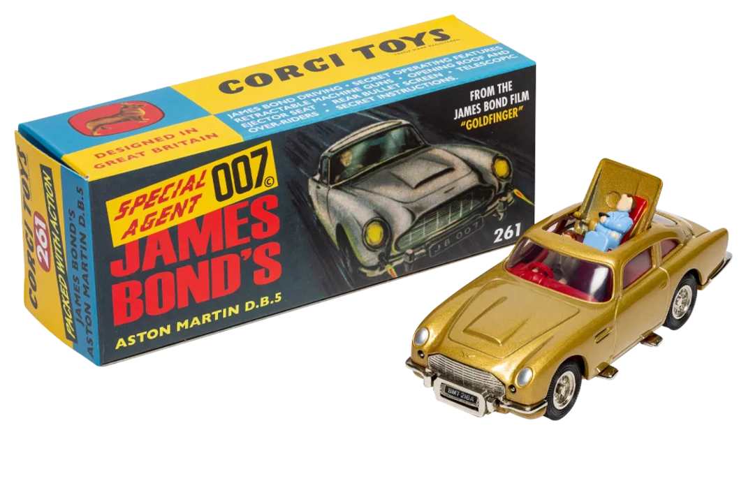 Jede Modellautomarke braucht eine Ikone. Bei Corgi übernimmt diese Funktion des Aston Martin DB5 aus Goldfinger mit seinen 007-Gimmicks aus den Sechzigern. ] Foto: Corgi