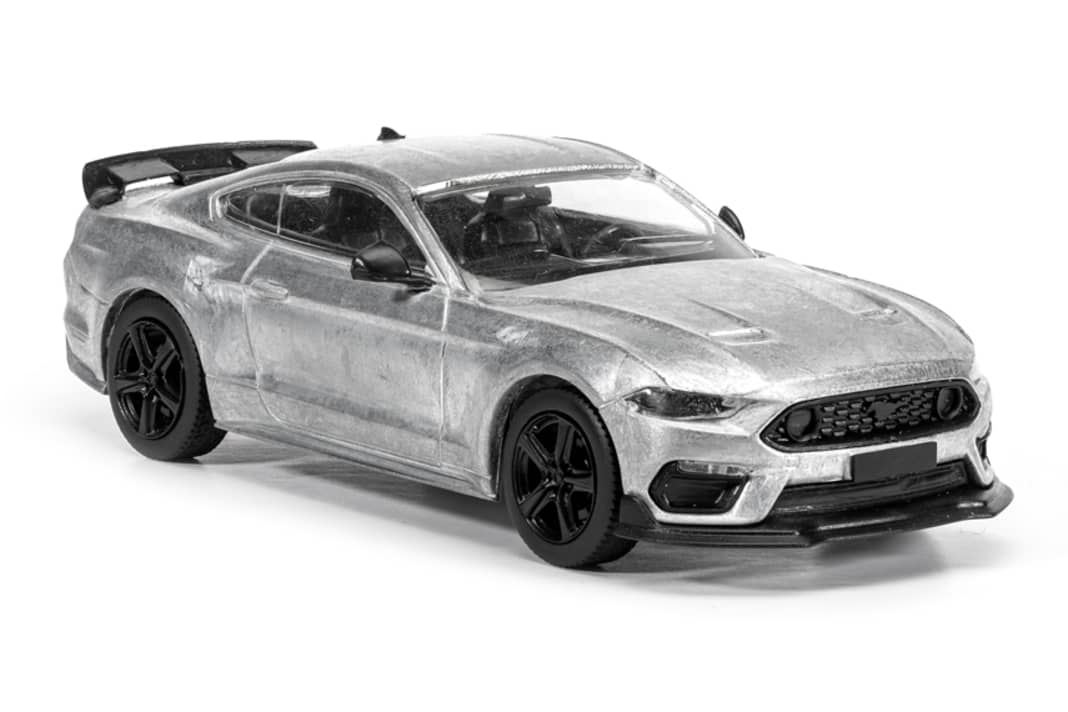 Der FordMustang Mk 6 kommt mit Die-Cast-Karosserie von Corgi in 1:43