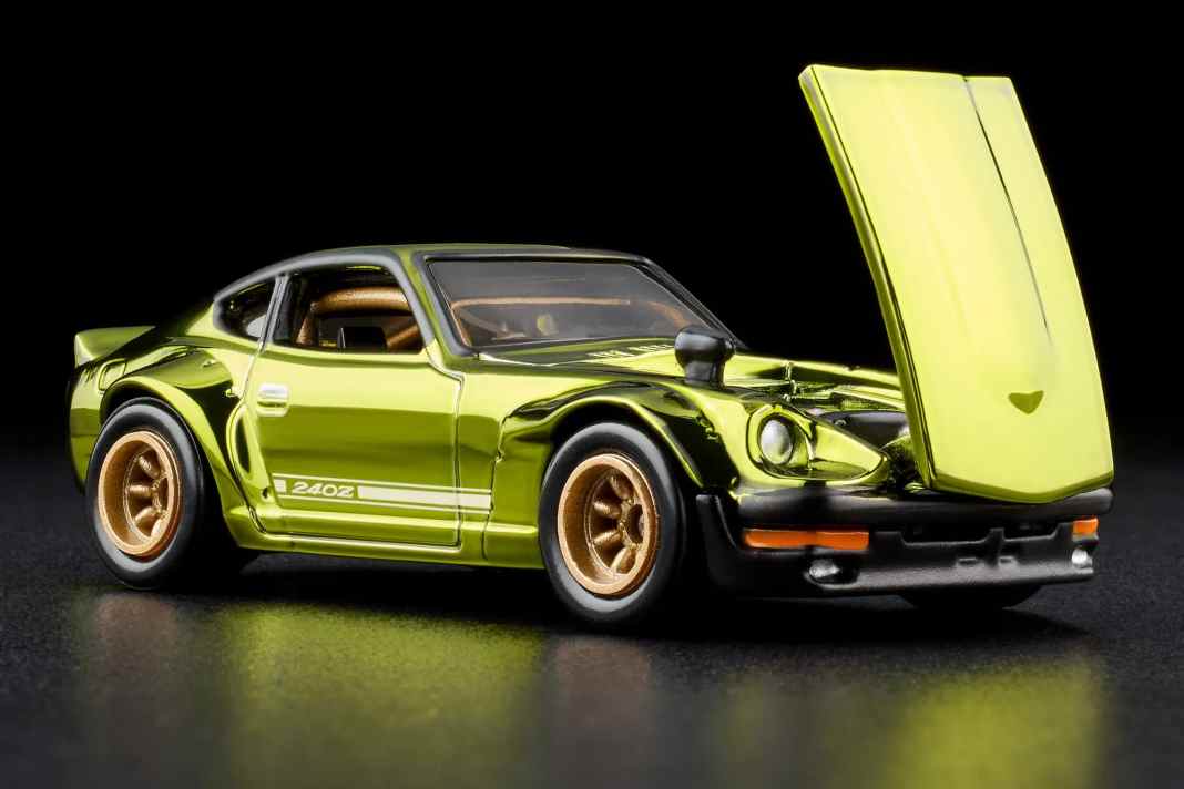 So viel Detail muss sein: Beim neuen Datsin 240 Z in 1:64 von Hot Wheels lässt sich die Motorhaube öffnen ] Foto: Werk