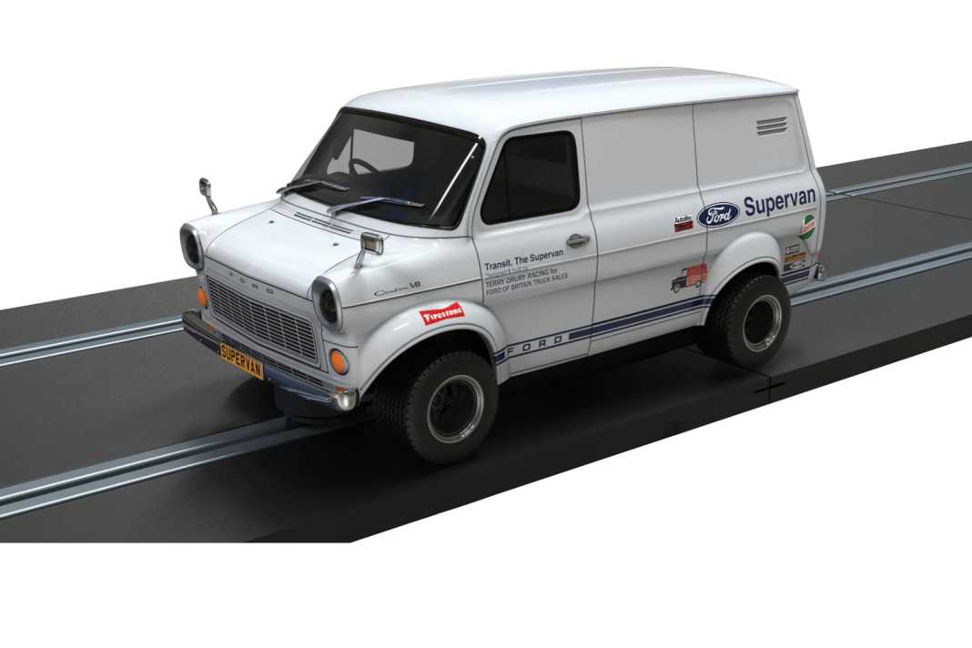 Im Herbst bringt Scalextric die verrückte Idee eines Ford Transit mit dem Motor des GT 40 aus die 1:32-Piste ] Foto: Scalextric