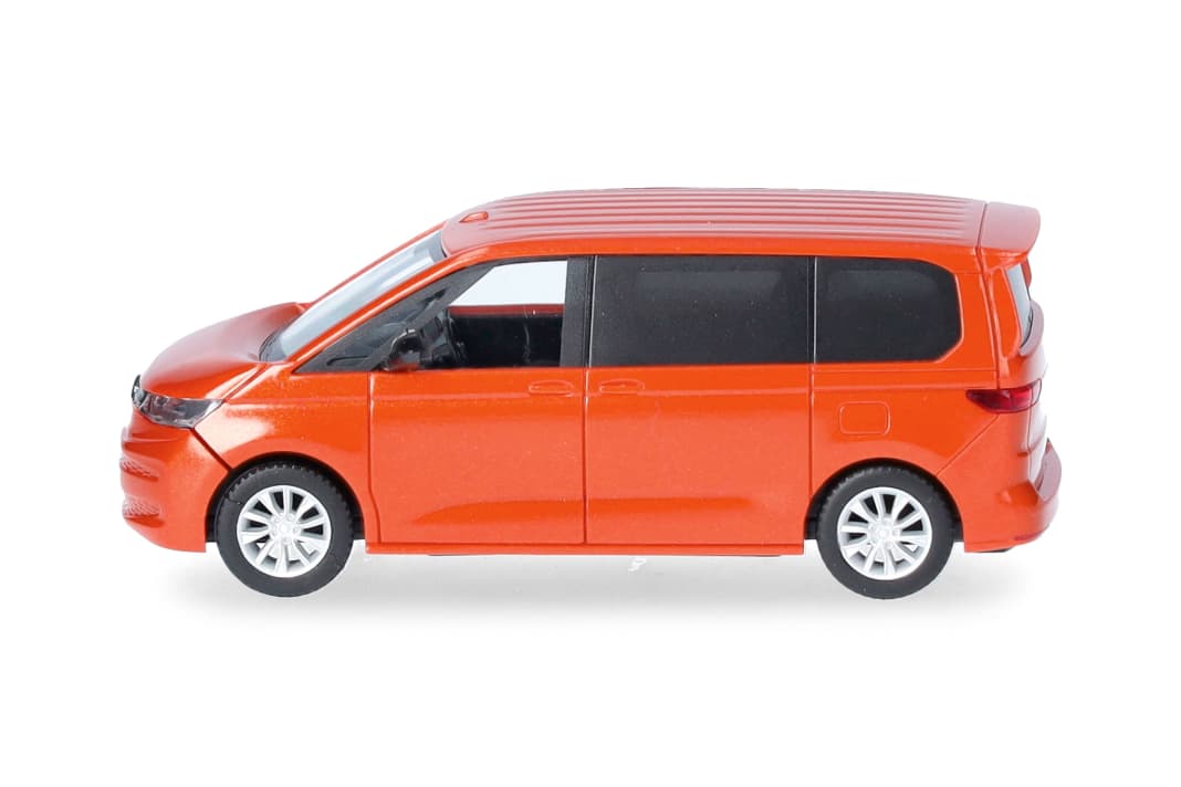 Beim Volkswagen Multivan in 1:87 hat Herpa aus Dietenhofen die Nase eindeutig vorne und zeigt bereits ein Modell