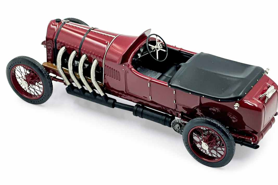 Hier ist die o!ene Phaeton- Version zu sehen, auch die Variante mit geschlossenem Dach ist bei EMC lieferbar