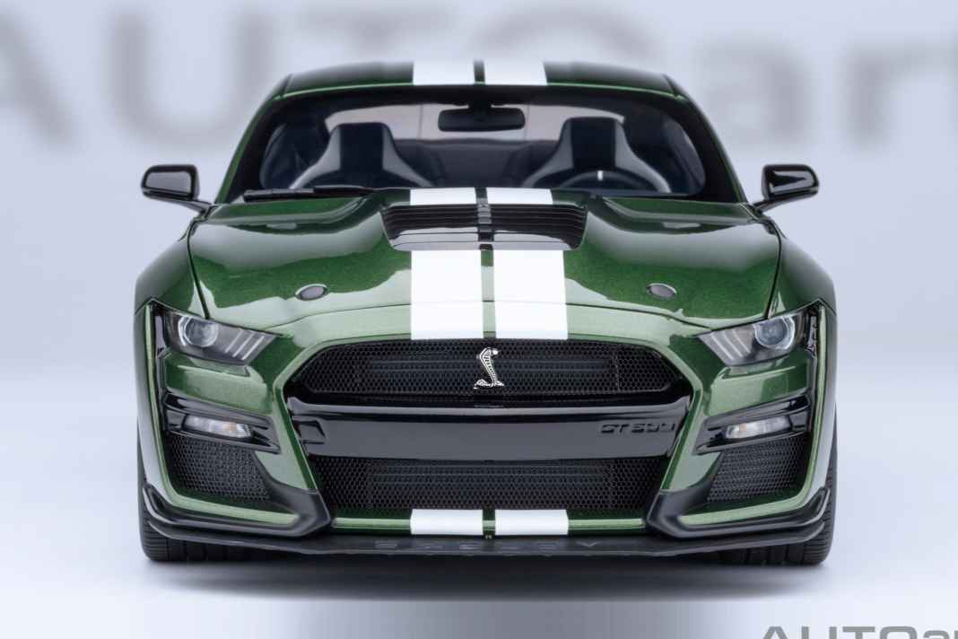 Dieser Mustang würde auch gut in eine Neuauflage des Films "Bullitt" passen. Denn das Grün steht dem 1:18-Fastback ganz hervorragend. ] Foto: Autoart